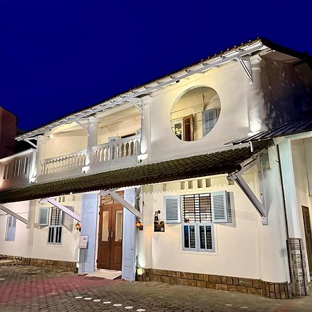 The Raden Patah Heritage Kota Lama Semarang Exterior foto