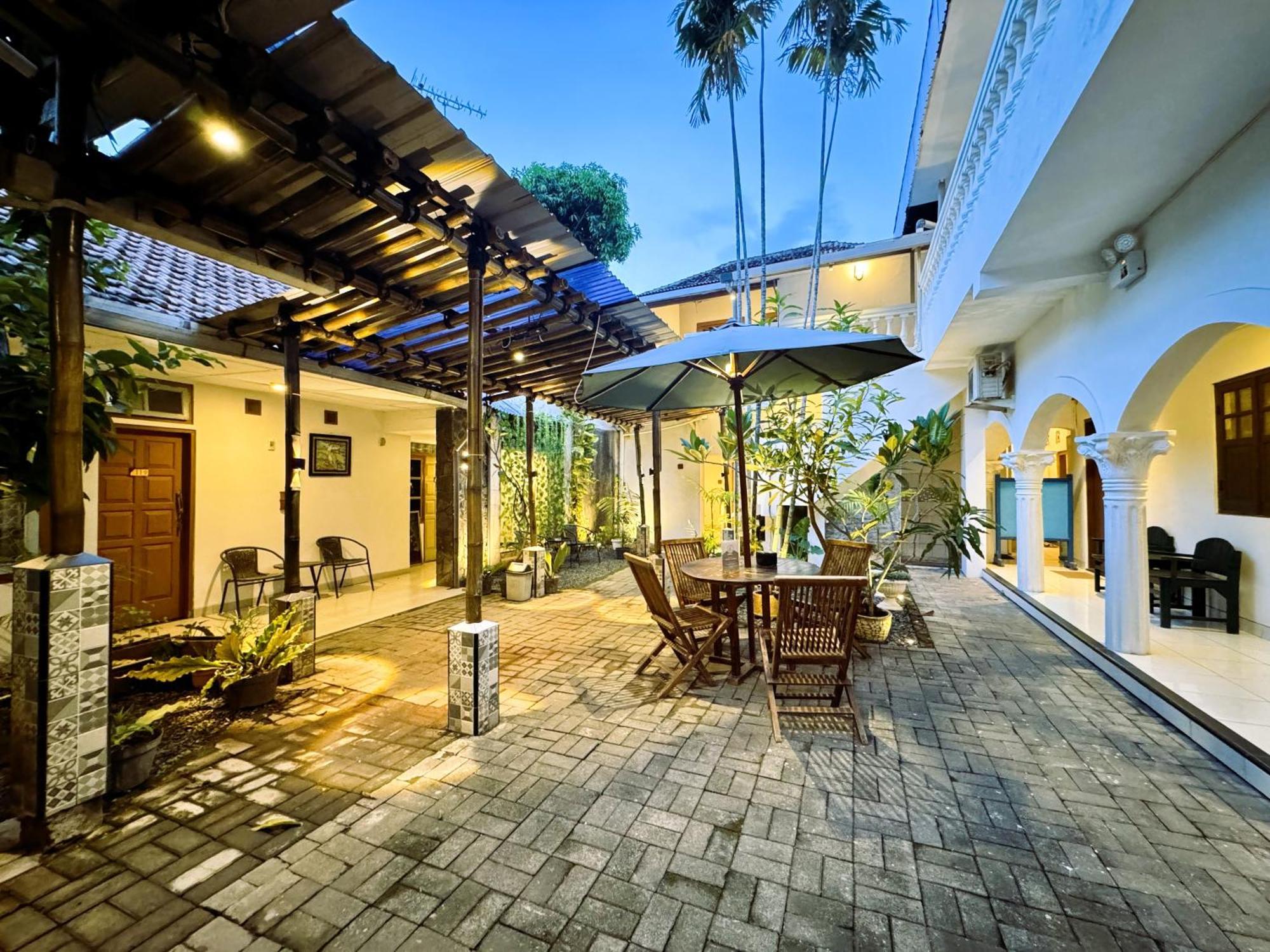 The Raden Patah Heritage Kota Lama Semarang Exterior foto